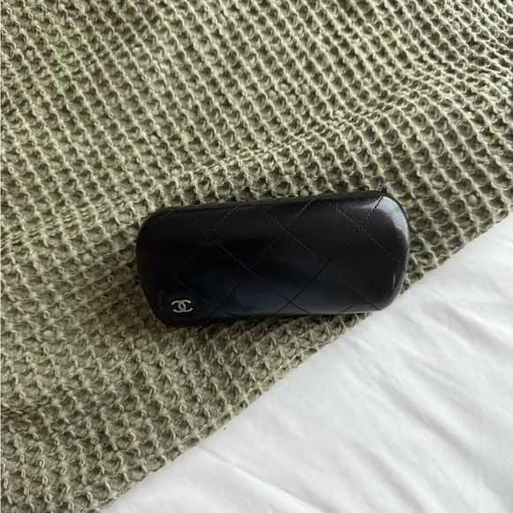 Chanel sunglasses - Picture 7 of 8